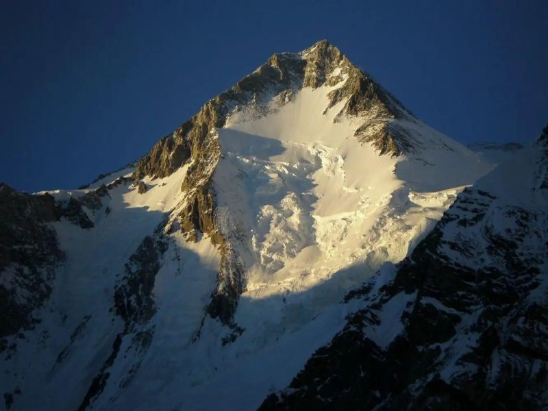 Gasherbrum I 8080m Climbing Expedition